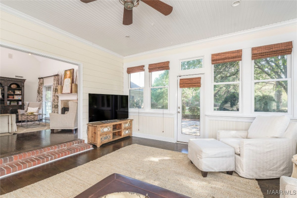 9134 Vaughn Road