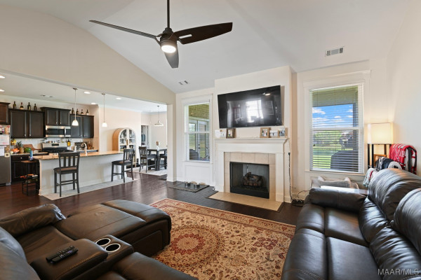 5531 Stapleton Drive