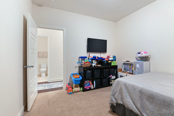 5531 Stapleton Drive