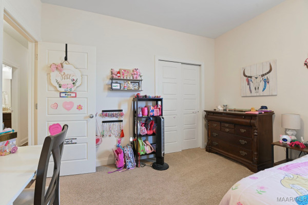 5531 Stapleton Drive