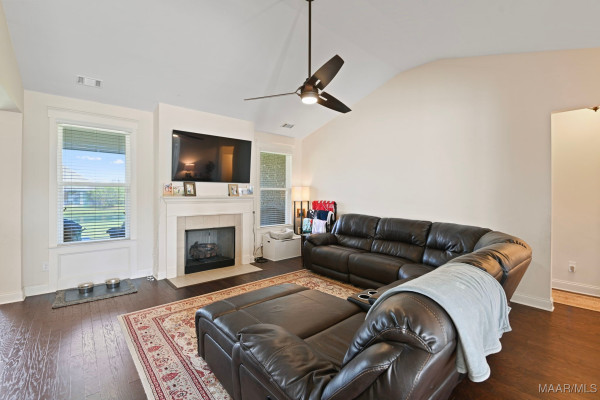 5531 Stapleton Drive