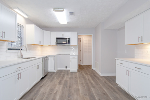 6307 Willow Glen Drive