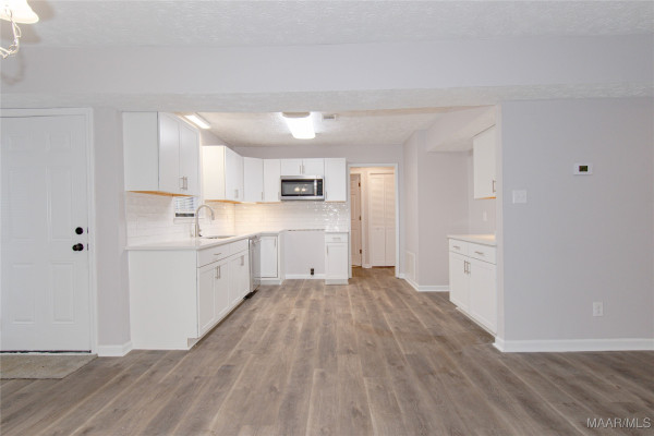 6307 Willow Glen Drive