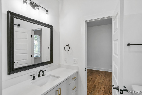 4831 Clerkenwell Street