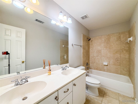 2221 WYNDGATE Drive