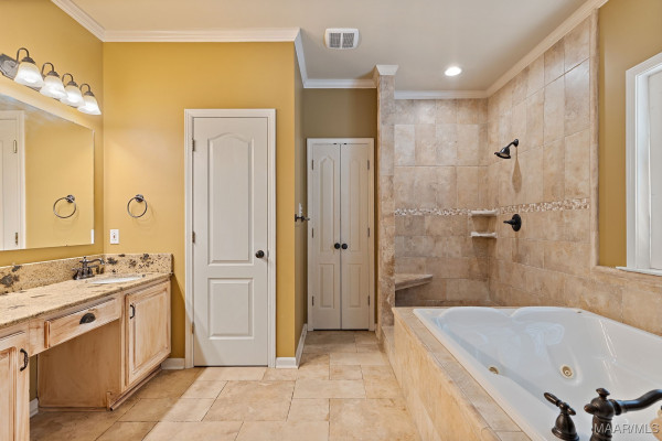 938 SILVER CREEK Circle