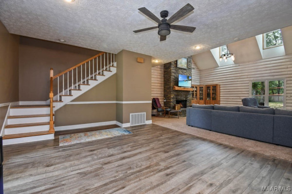 1565 Rolling Hills Drive