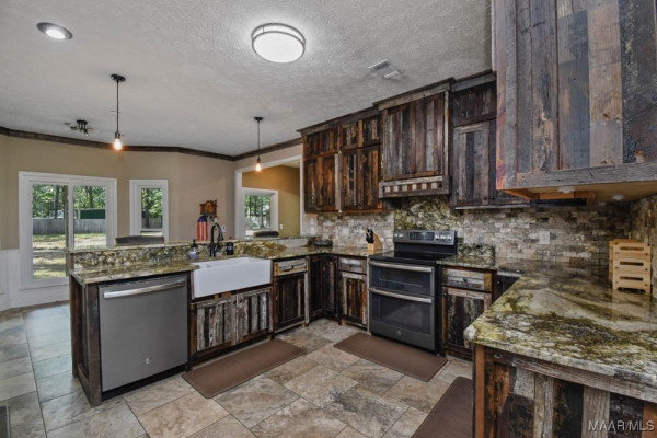 1565 Rolling Hills Drive