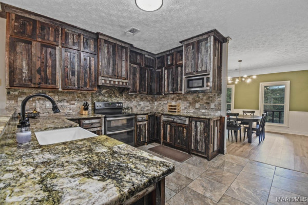 1565 Rolling Hills Drive