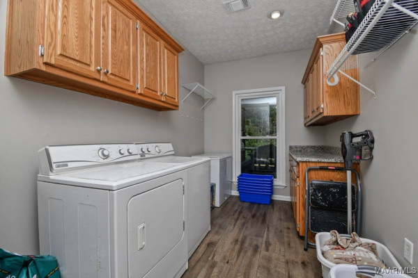 1565 Rolling Hills Drive