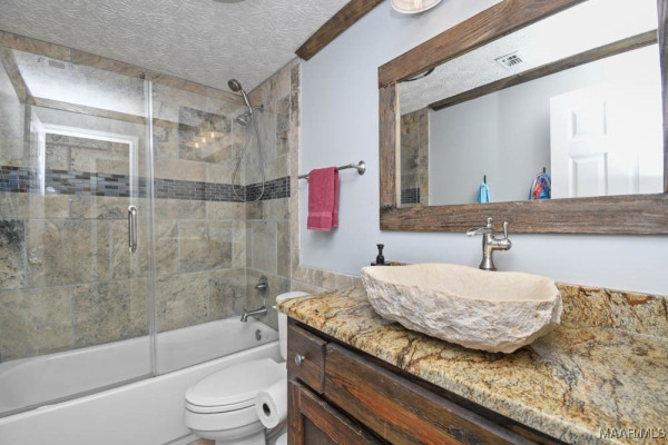 1565 Rolling Hills Drive