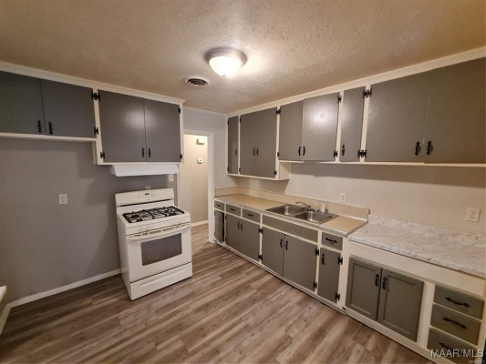 1128 Karen Road