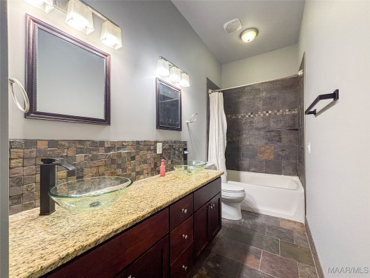 206 Stoneybrooke Way