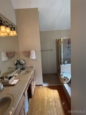 6529 MONMOUTH Mews