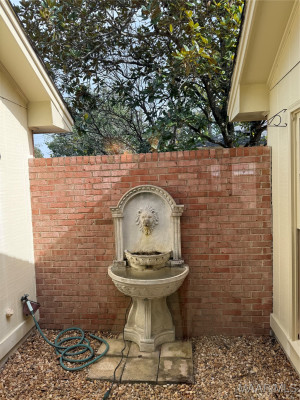 6529 MONMOUTH Mews
