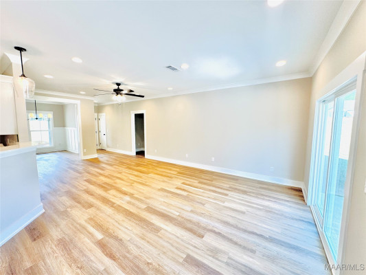 928 Central Road
