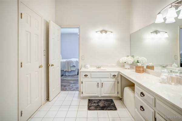 2811 Lansdowne Drive