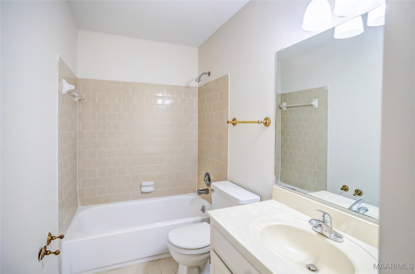 2811 Lansdowne Drive