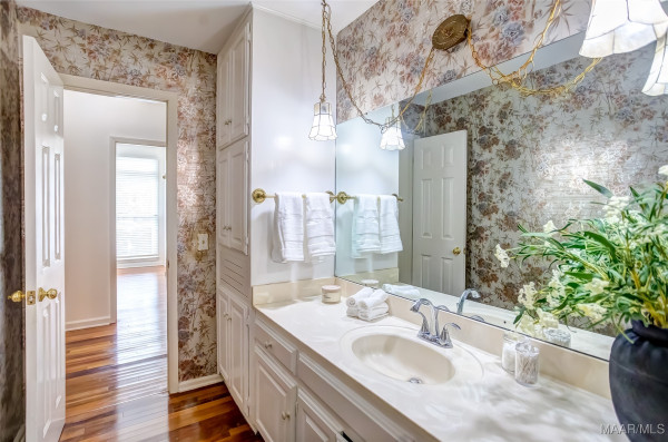 2811 Lansdowne Drive