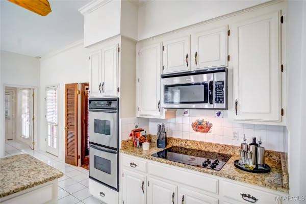 2811 Lansdowne Drive