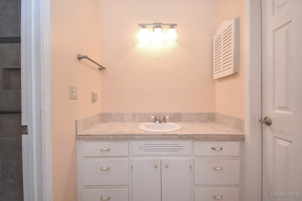 1237 Edgeworth Drive