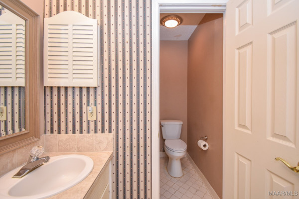 1237 Edgeworth Drive