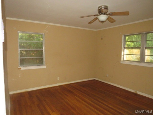 2712 GREENBRIAR Road