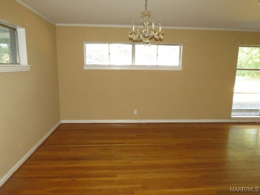 2712 GREENBRIAR Road