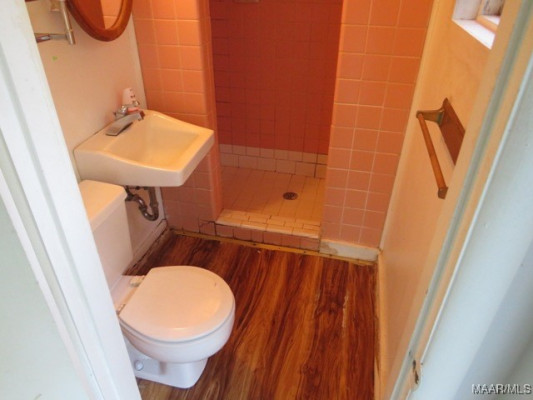 2712 GREENBRIAR Road