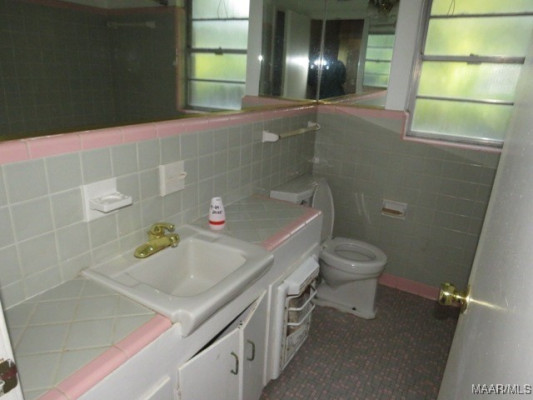 2712 GREENBRIAR Road