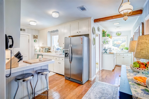 3325 Richardson Road S