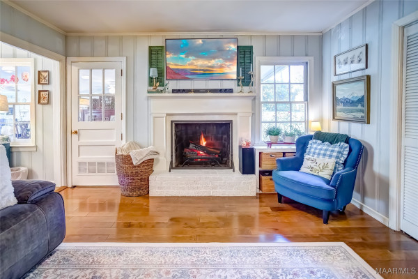 3325 Richardson Road S