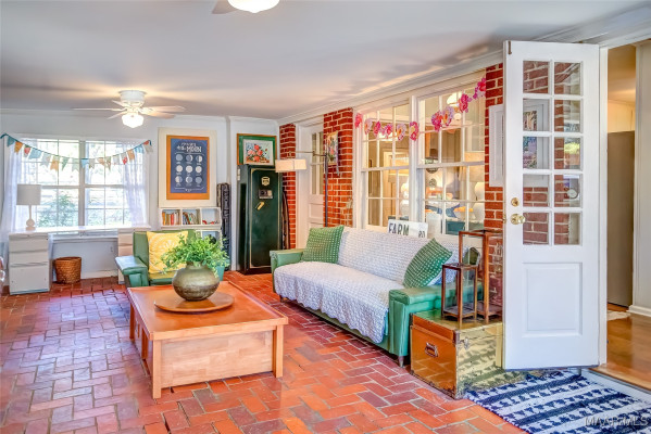 3325 Richardson Road S