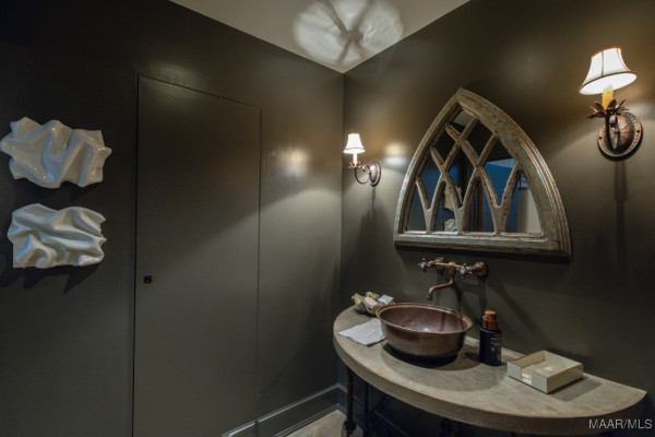 1998 W Fort Toulouse Road