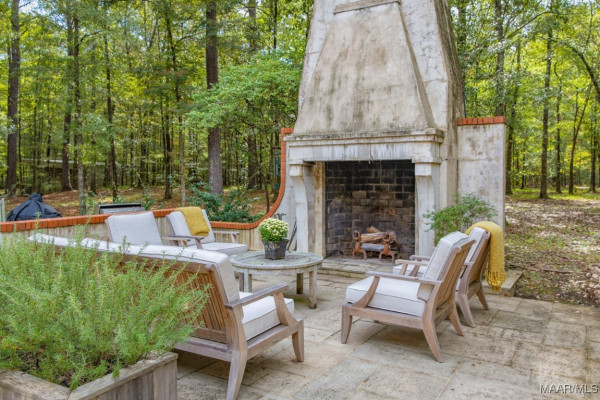 1998 W Fort Toulouse Road