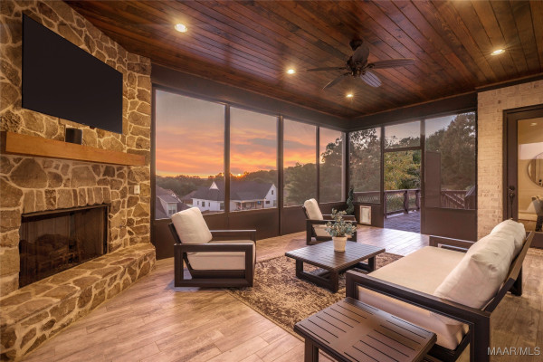 112 Chimney Ridge