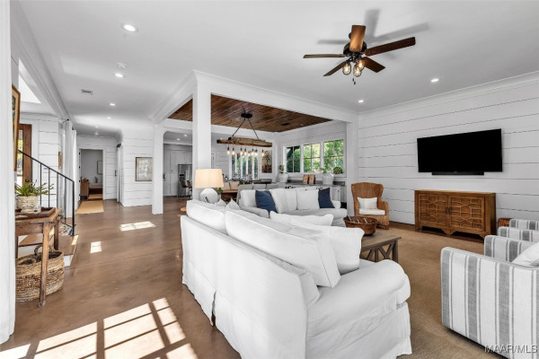 60 Castaway Cove Lane