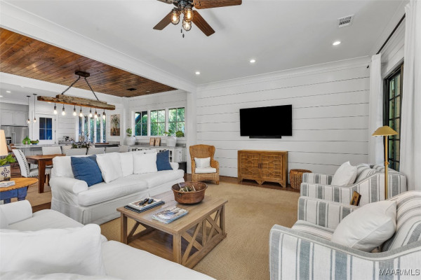 60 Castaway Cove Lane