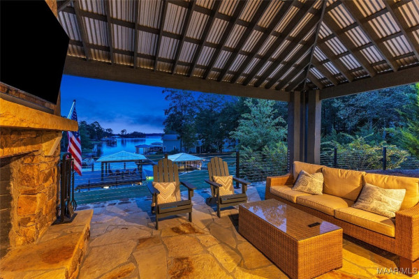 60 Castaway Cove Lane