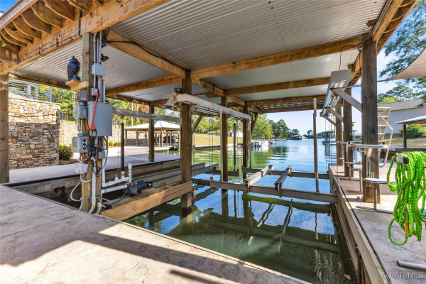 60 Castaway Cove Lane