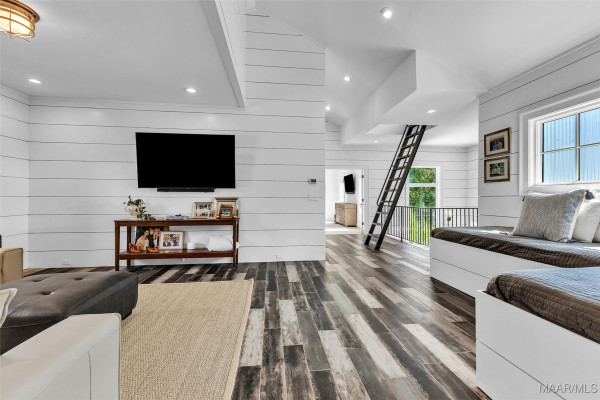 60 Castaway Cove Lane