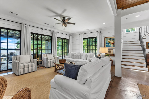 60 Castaway Cove Lane