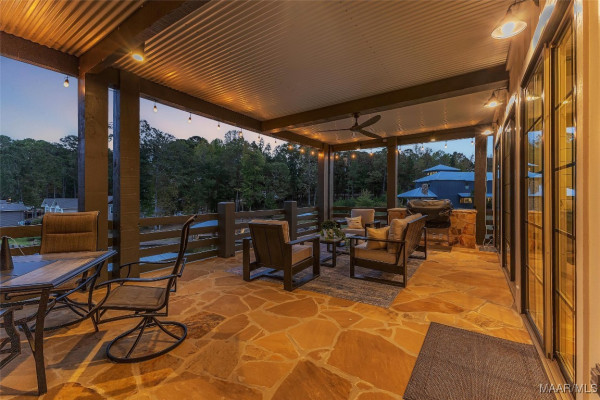 130 Castaway Cove Lane