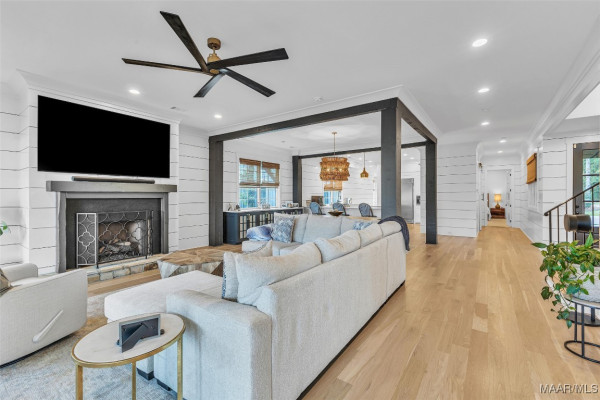 130 Castaway Cove Lane