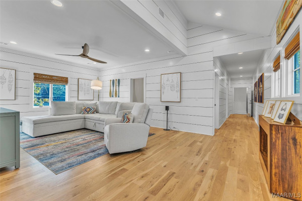 130 Castaway Cove Lane