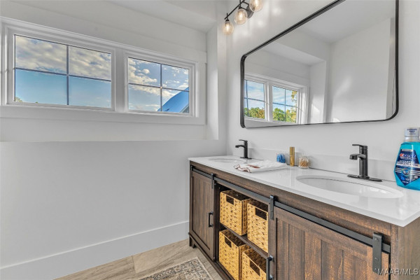 130 Castaway Cove Lane