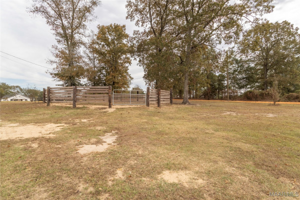 466 County Road 368 .