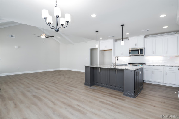 945 Pearl Drive