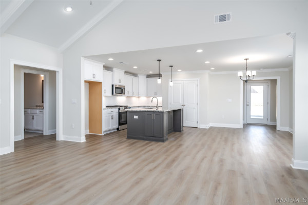 945 Pearl Drive