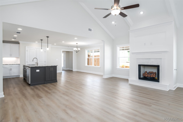 945 Pearl Drive
